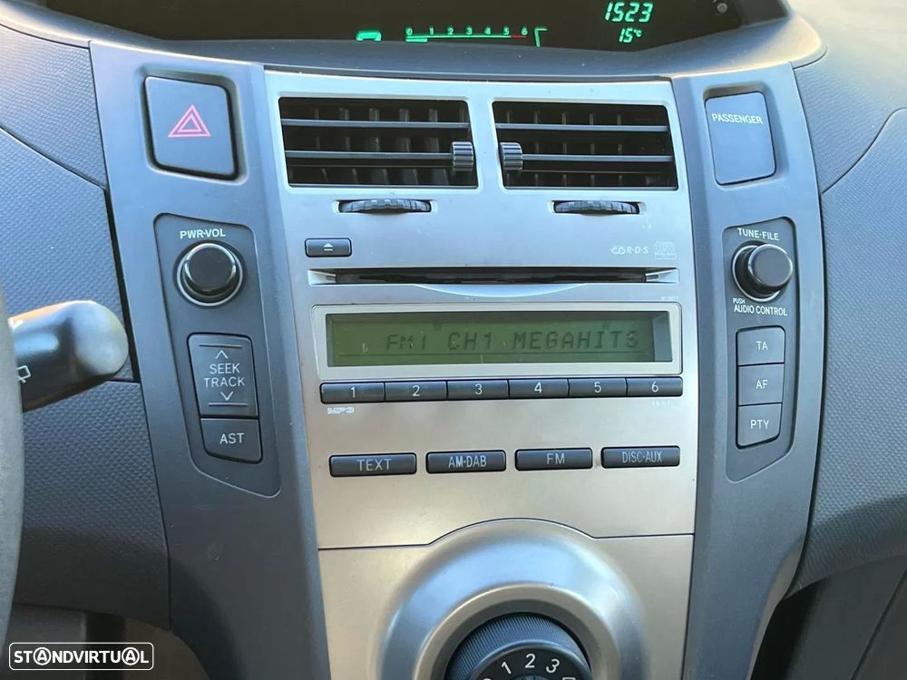 Toyota Yaris 1.4 D-4D Comfort+AC - 16