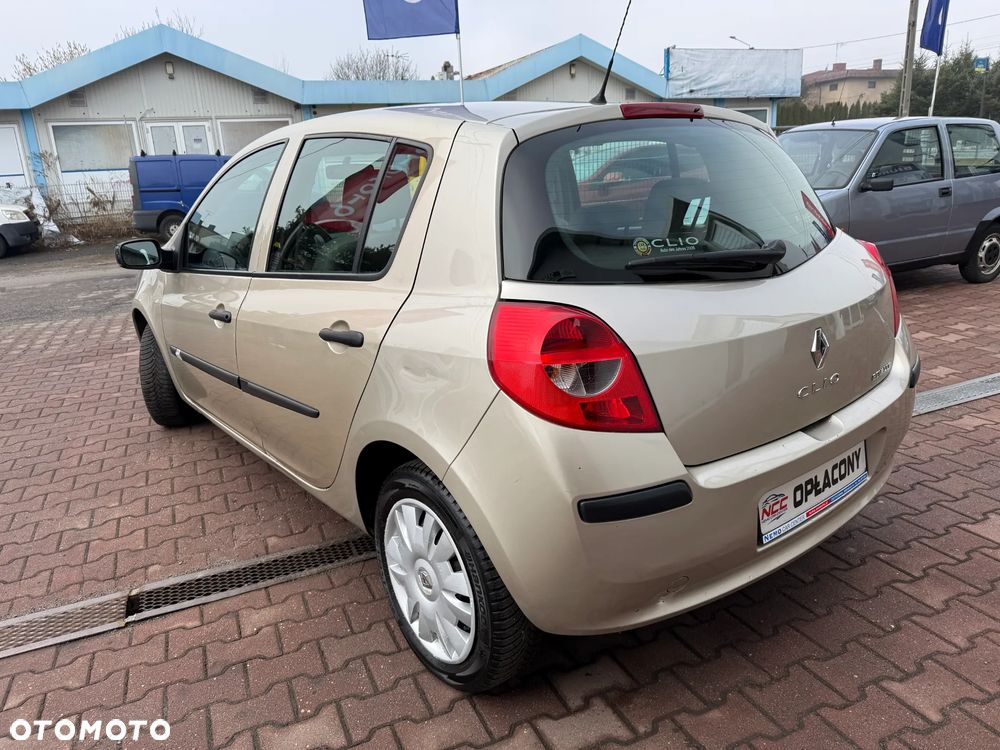 Renault Clio 1.2 16V Confort Dynamique - 6