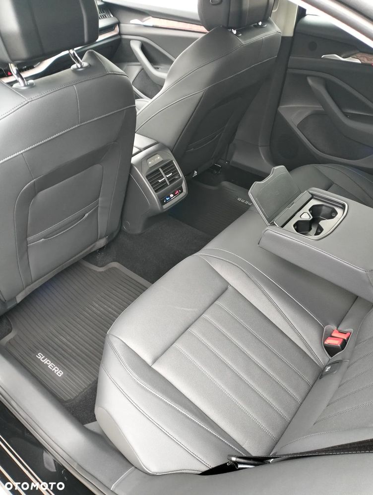 Skoda Superb 2.0 TDI SCR 4x4 L&K DSG - 17