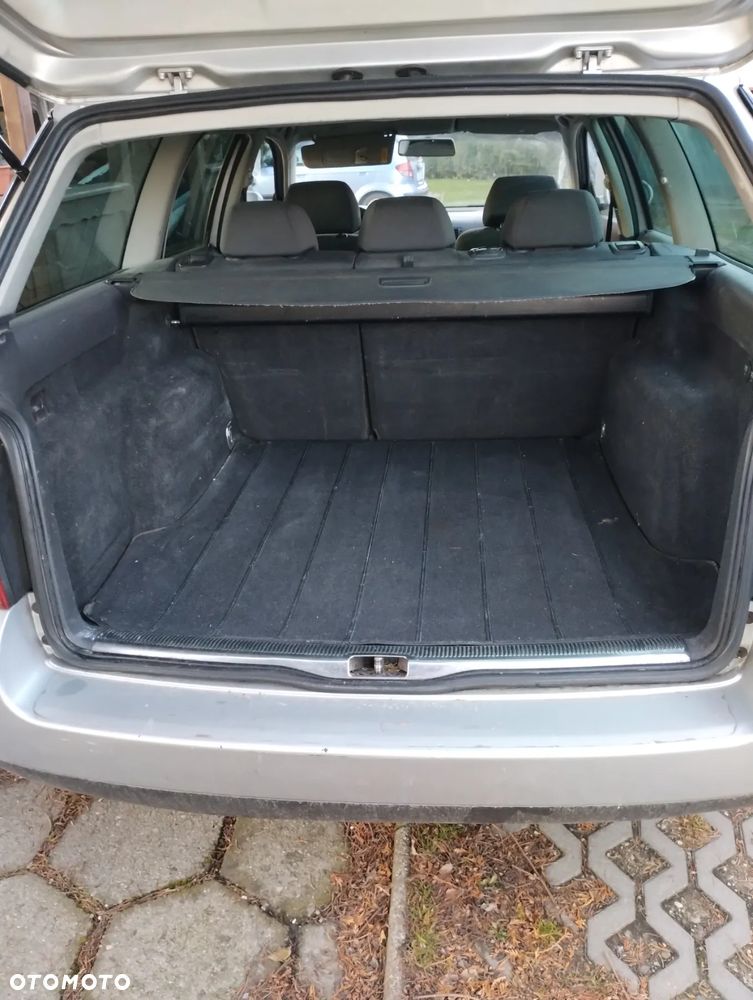 Volkswagen Passat Variant 1.9 TDI - 11
