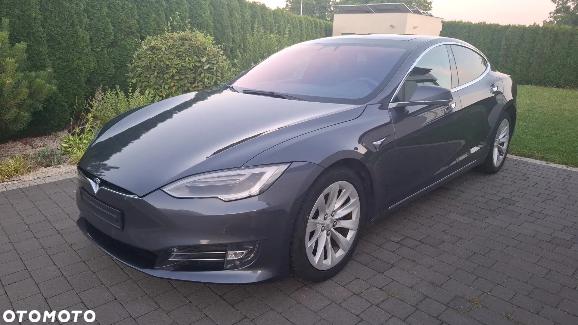 Tesla Model S Long Range Plus - 2