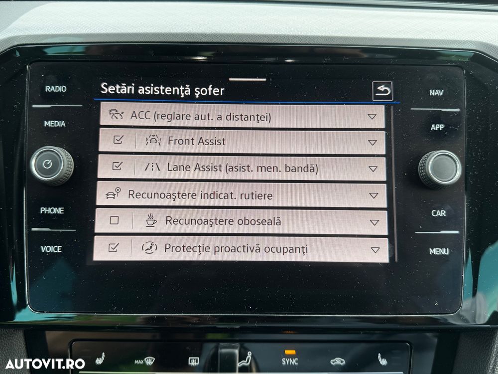 Volkswagen Passat 2.0 TDI DSG Comfortline - 28