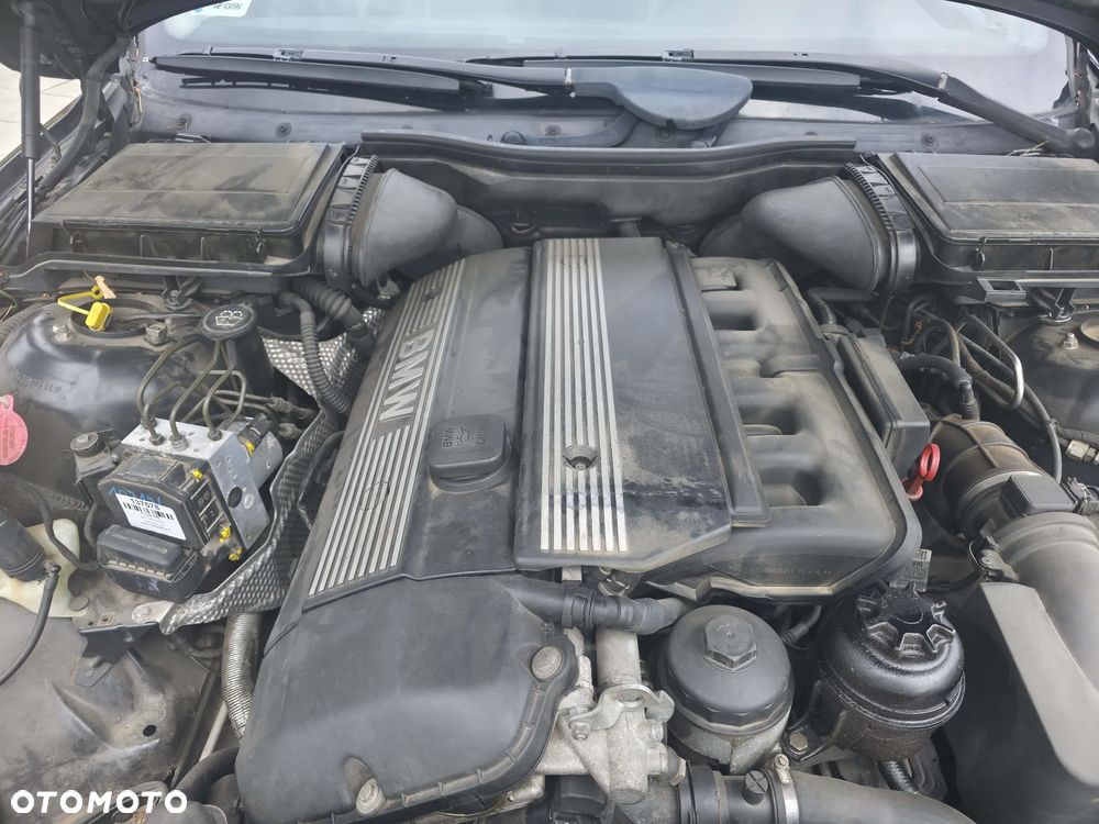 BMW Seria 5 525i - 11