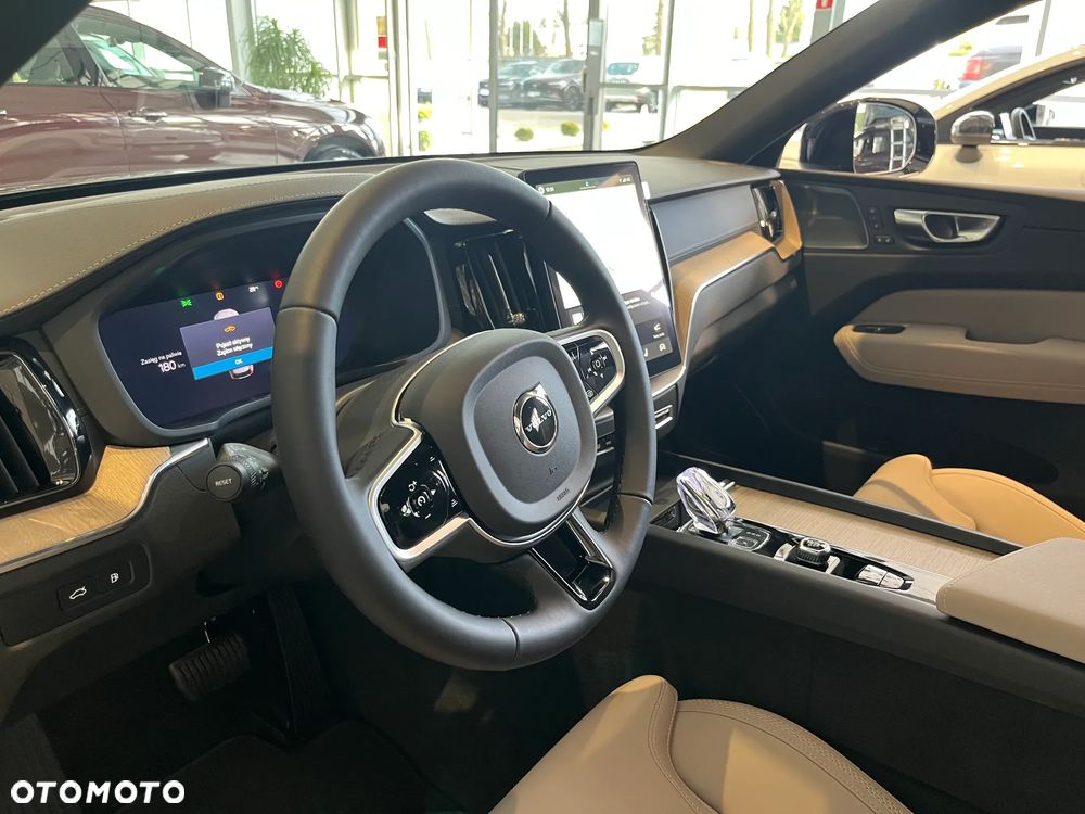 Volvo XC 60 T6 Plug-In Hybrid AWD Ultra Dark - 8