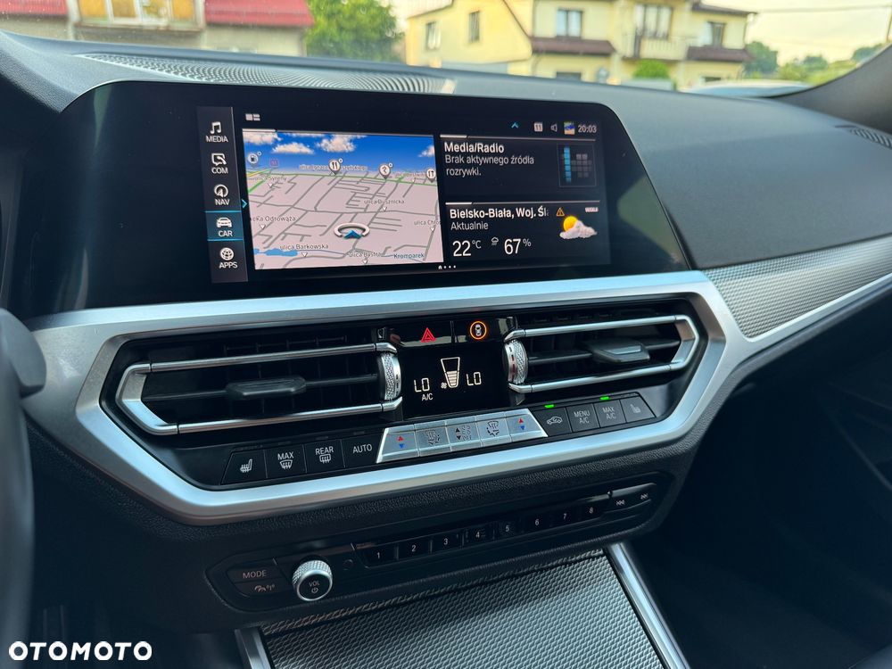 BMW Seria 3 330e M Sport - 34