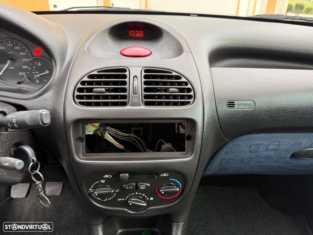 Peugeot 206 1.1 XT - 18