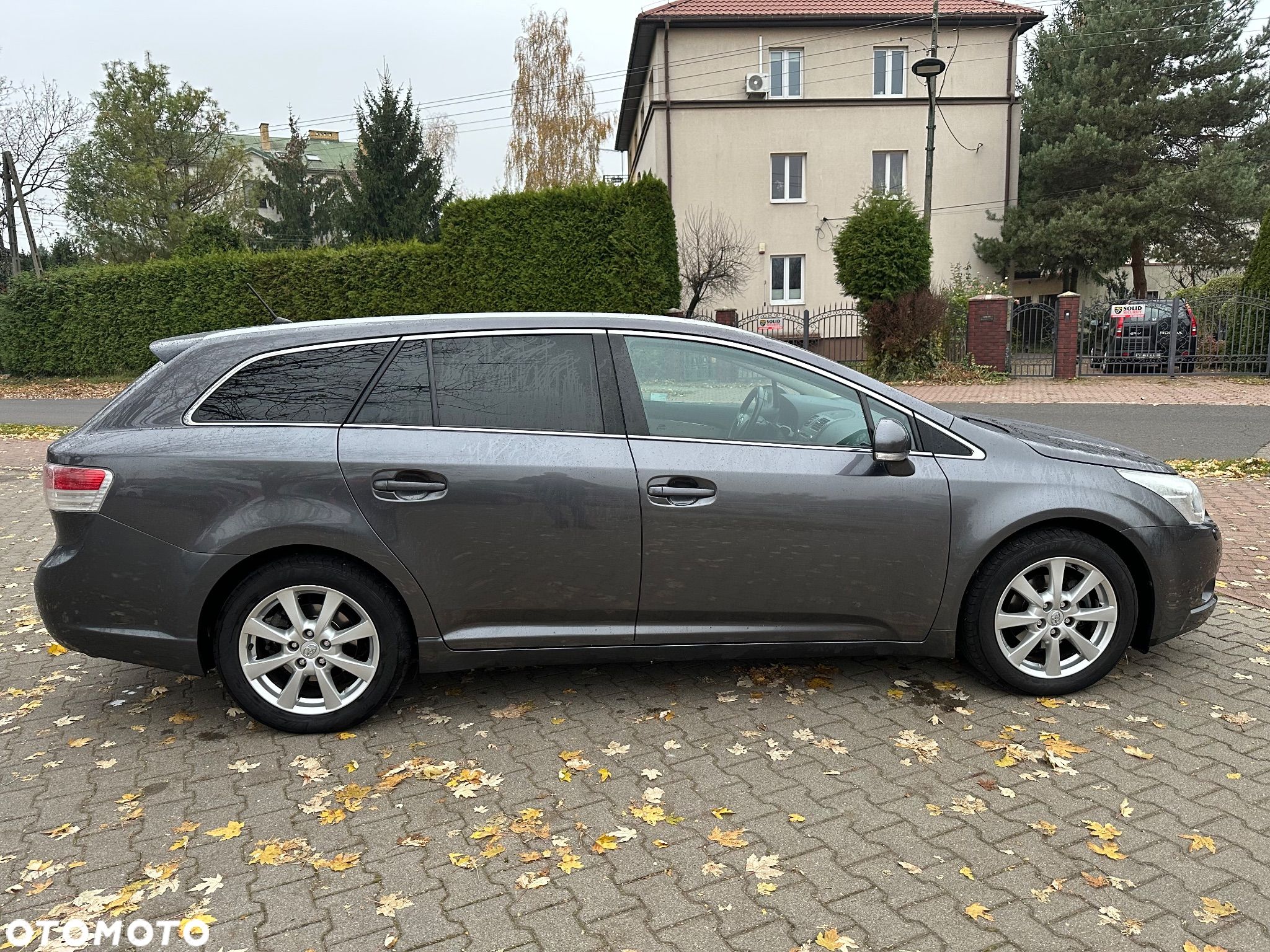 Toyota Avensis - 1