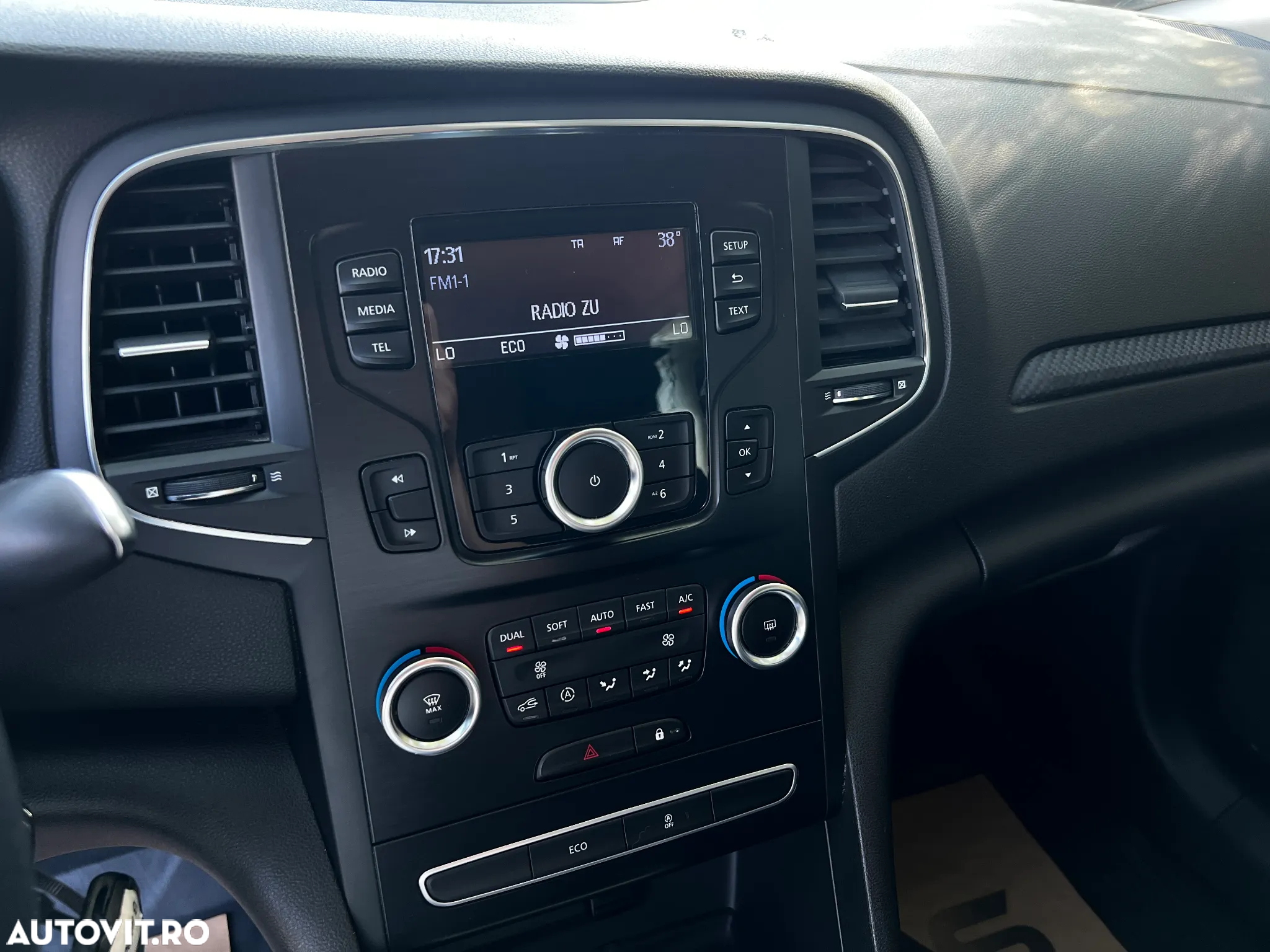 Renault Megane TCe Life - 25