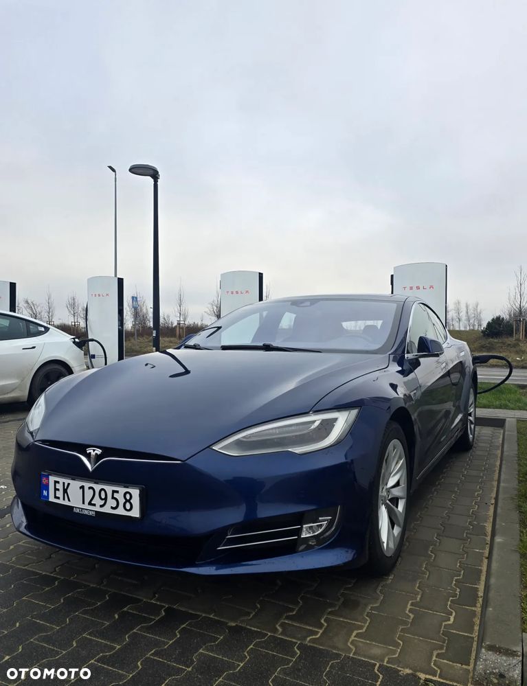 Tesla Model S - 1