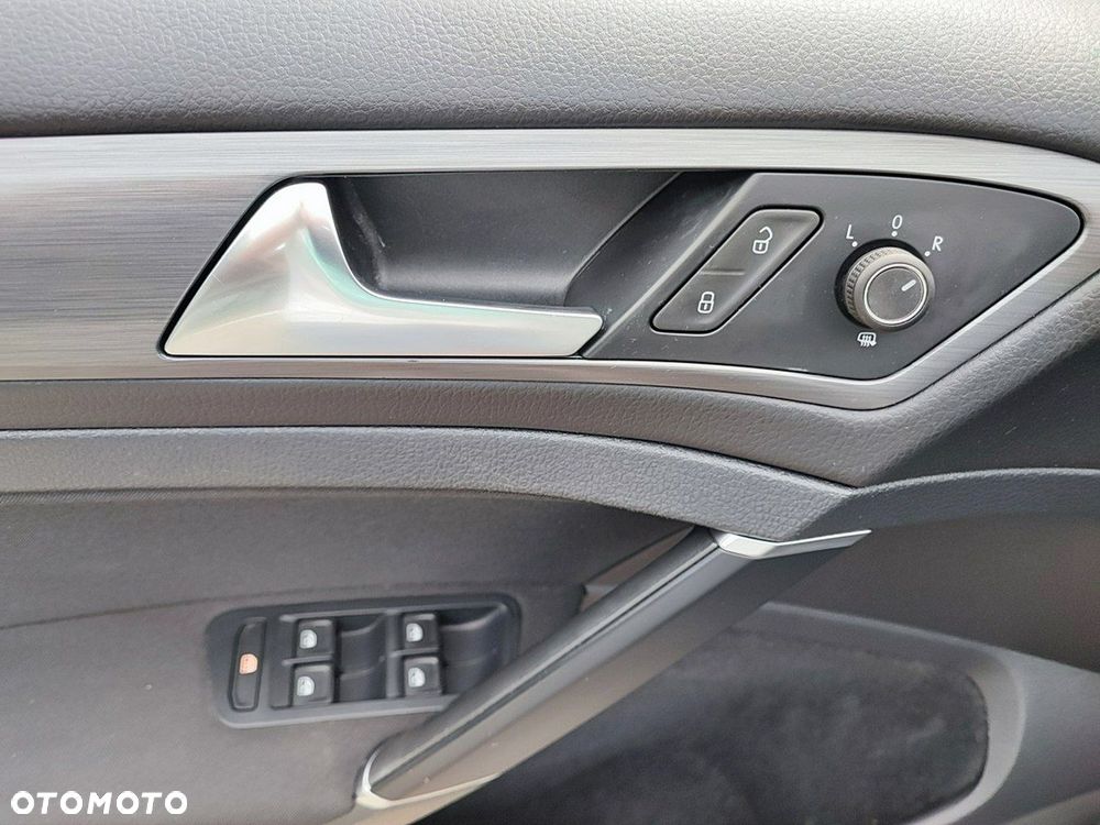 Volkswagen Golf 1.0 TSI (BlueMotion Technology) Comfortline - 11