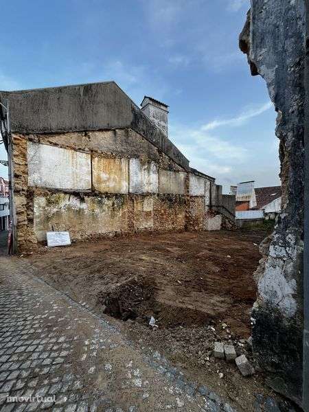 Lote de terreno no Centro Histórico de Figueiró dos Vinhos - Grande imagem: 2/10