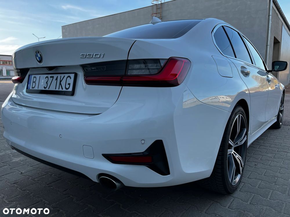 BMW Seria 3 330i Sport Line - 8
