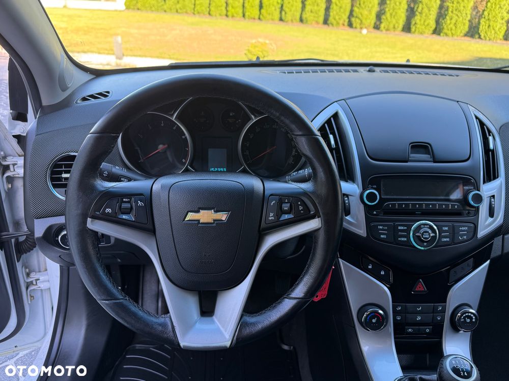 Chevrolet Cruze 1.8 LTZ - 35