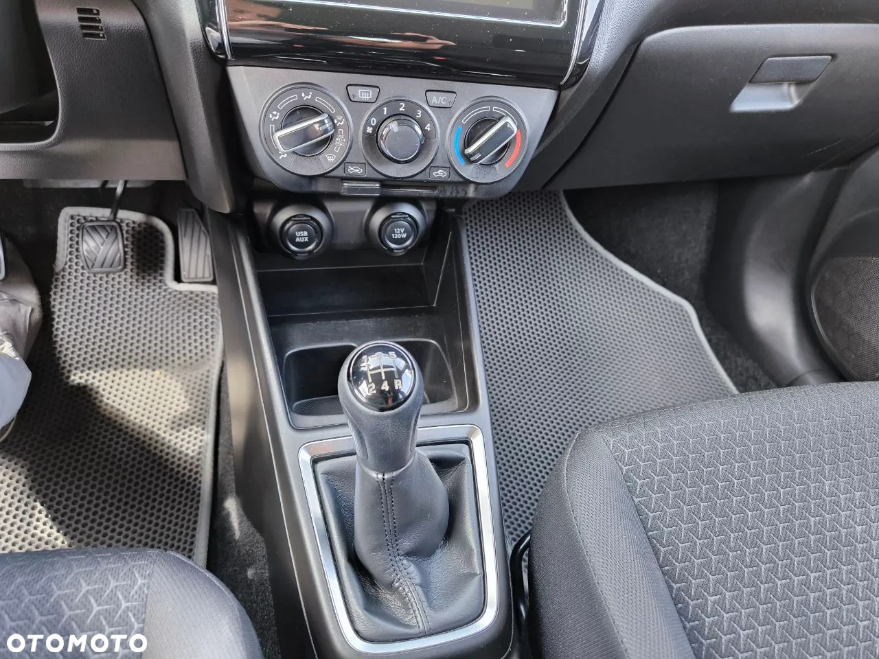 Suzuki Swift 1.2 Premium - 18