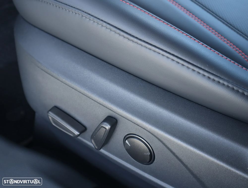 Ford Mustang Mach-E AWD PREMIUM - 29