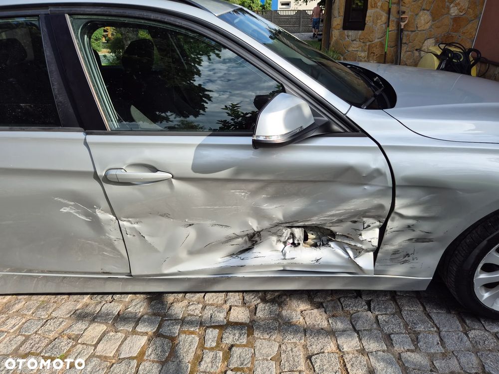 BMW Seria 3 318d Sport Line - 36