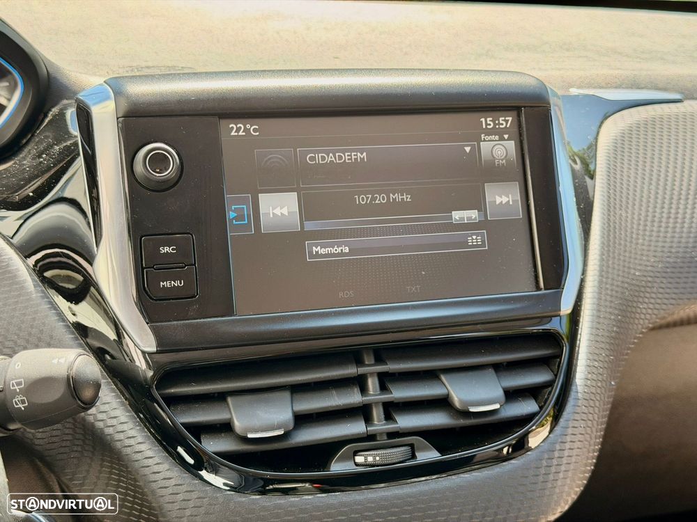 Peugeot 2008 1.2 PureTech Allure EAT6 - 25