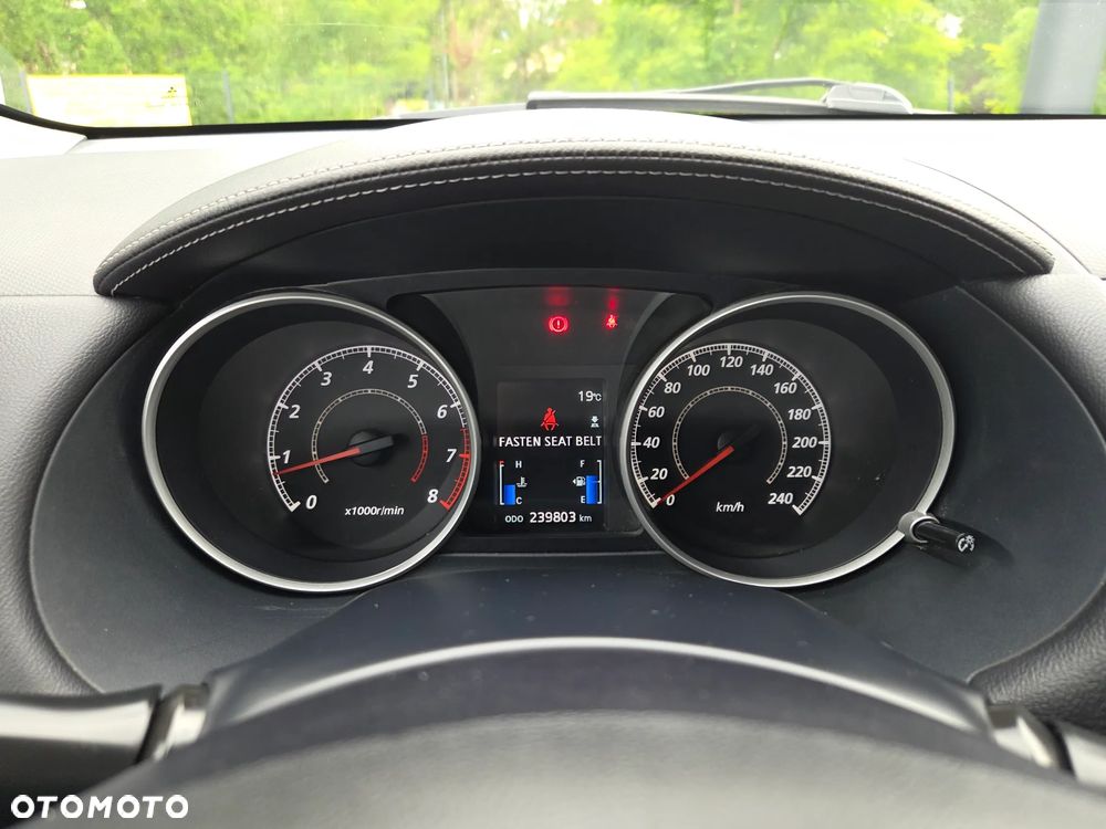 Mitsubishi Outlander 2.0 Intense 2WD - 14