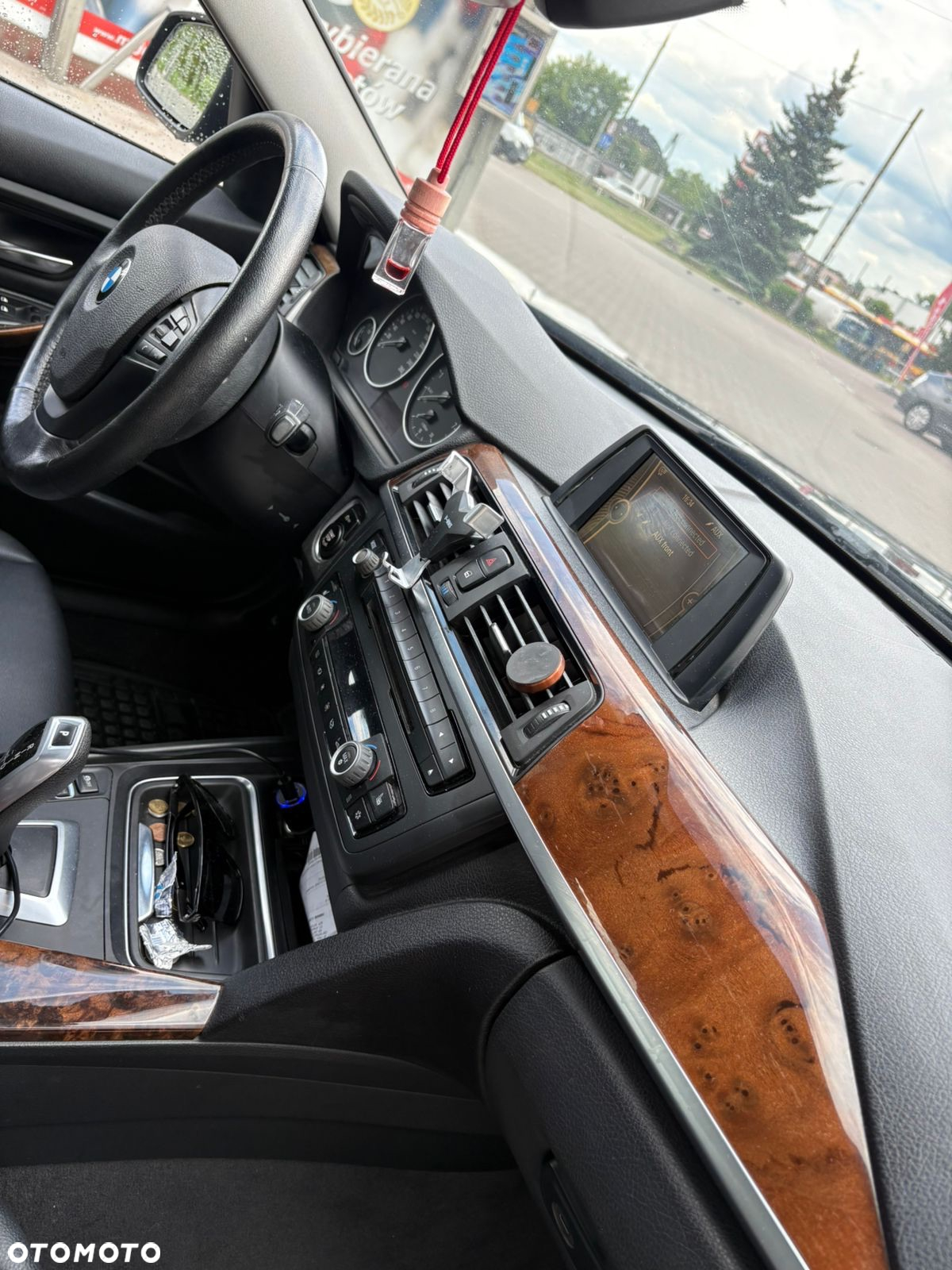BMW Seria 3 320i - 12