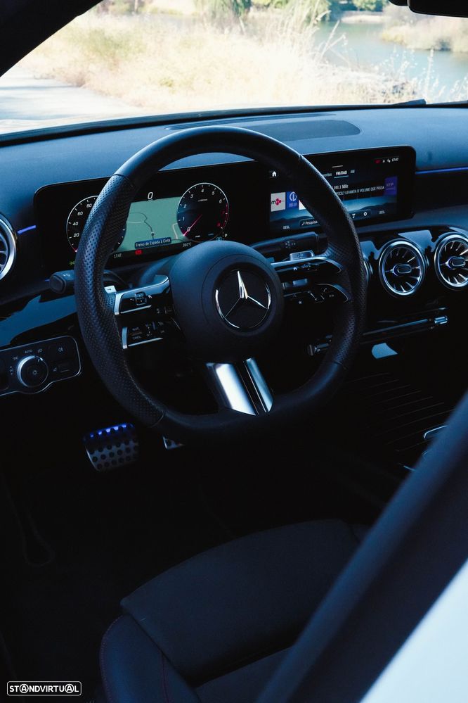 Mercedes-Benz A 180 7G-DCT AMG Line - 16