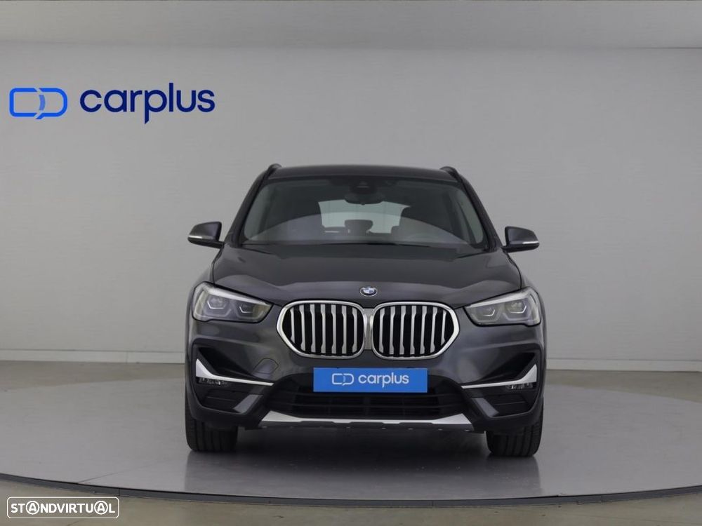 BMW X1 16 d sDrive Advantage Auto — fotografia 3