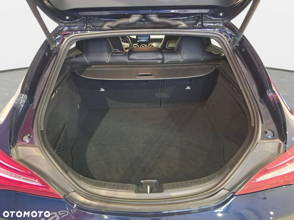 Mercedes-Benz CLA - 12