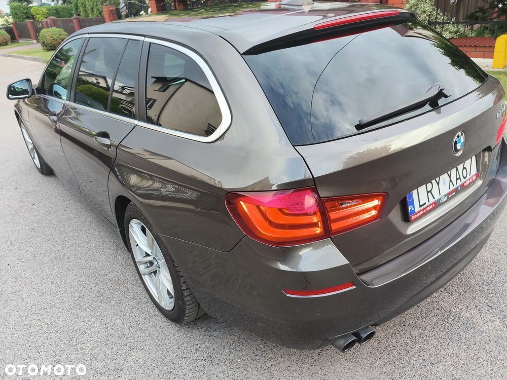 BMW Seria 5 523i Sport-Aut - 39