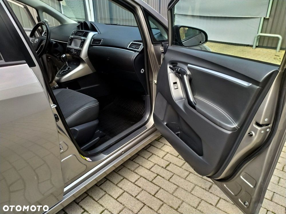 Toyota Verso 1.8 Prestige 7os MS - 23