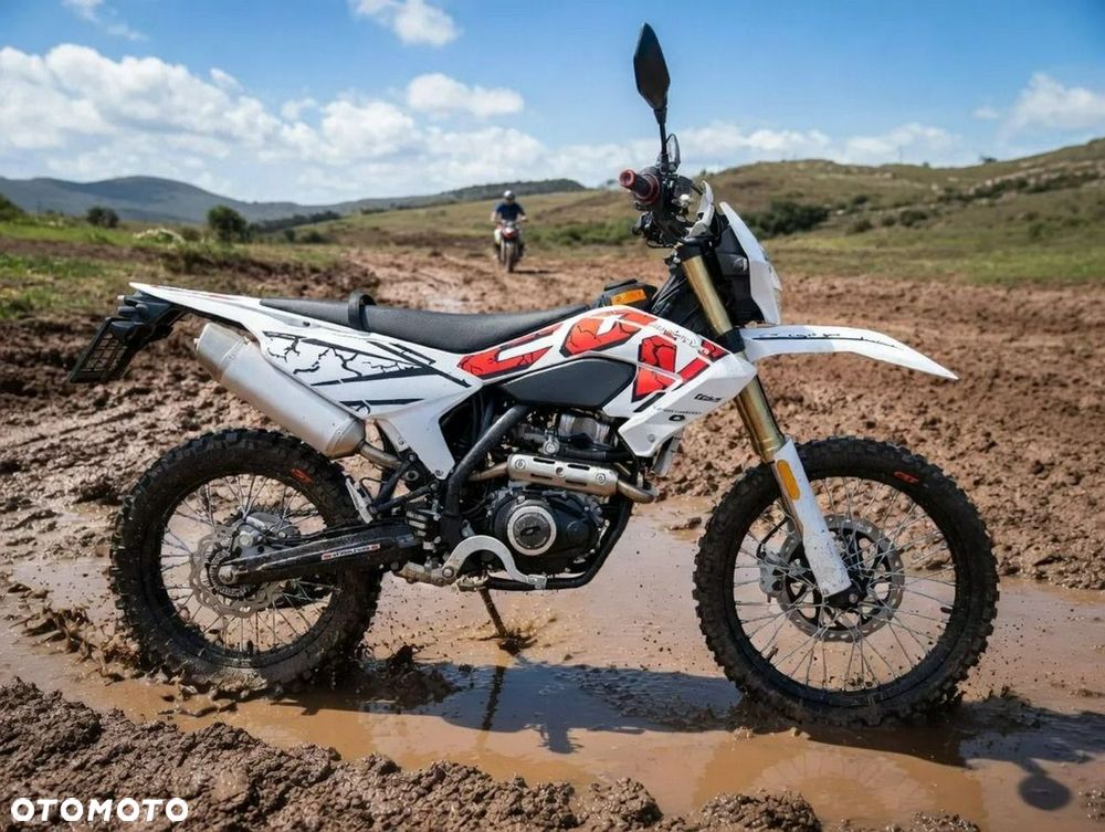QJMOTOR COV 125X - 3