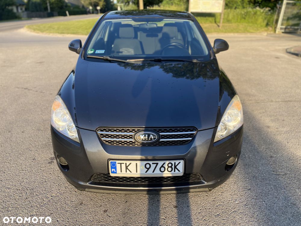 Kia Ceed - 8