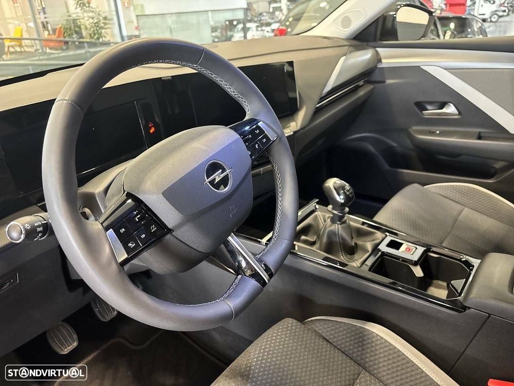 Opel Astra 1.2 T Edition - 12