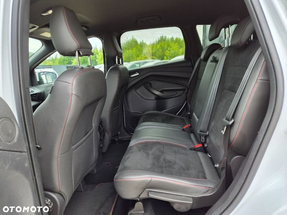 Ford Kuga 1.5 EcoBoost 2x4 ST-Line - 8