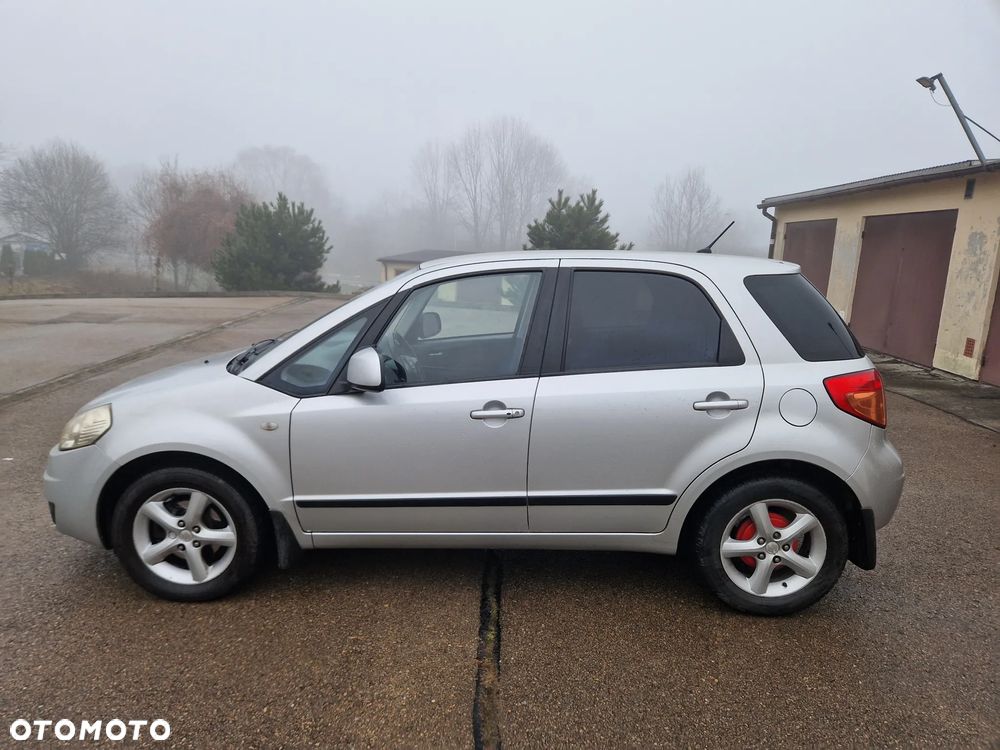 Suzuki SX4 1.6 GS / Premium - 10