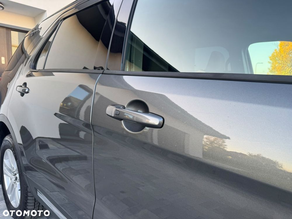 Ford Explorer - 28