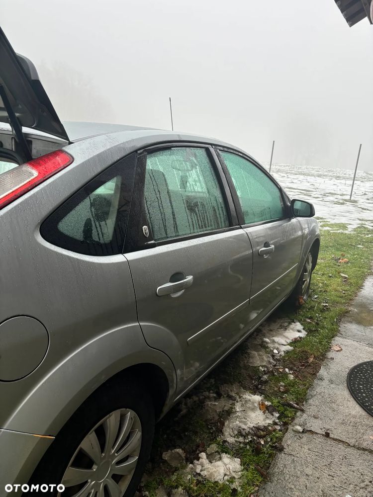 Ford Focus 1.6 TDCi DPF Ghia - 11