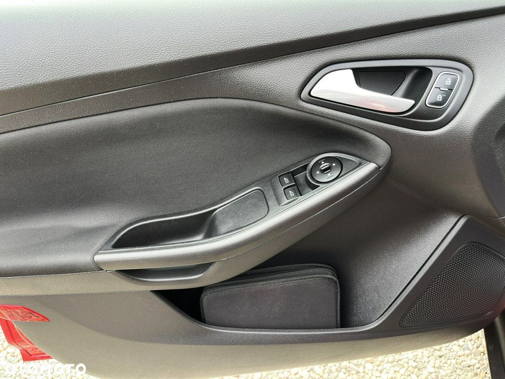 Ford Focus 1.0 EcoBoost Trend Edition Business - 32