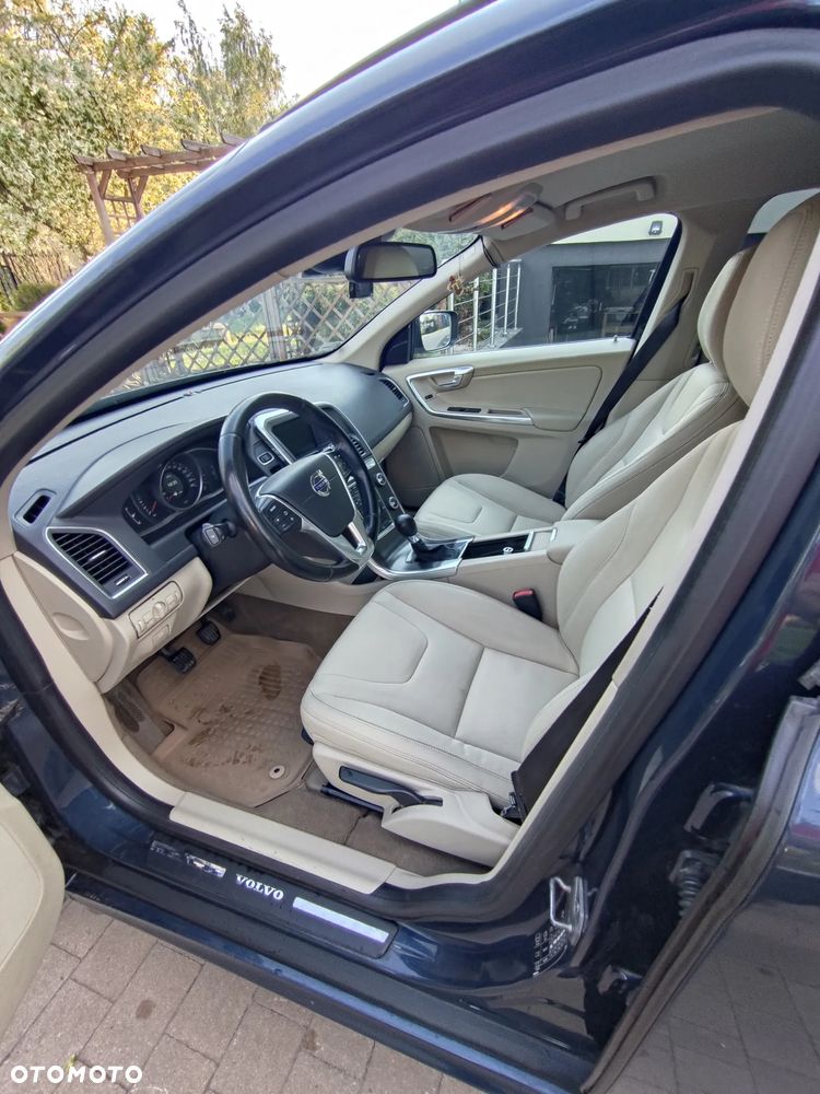Volvo XC 60 D4 Momentum - 7