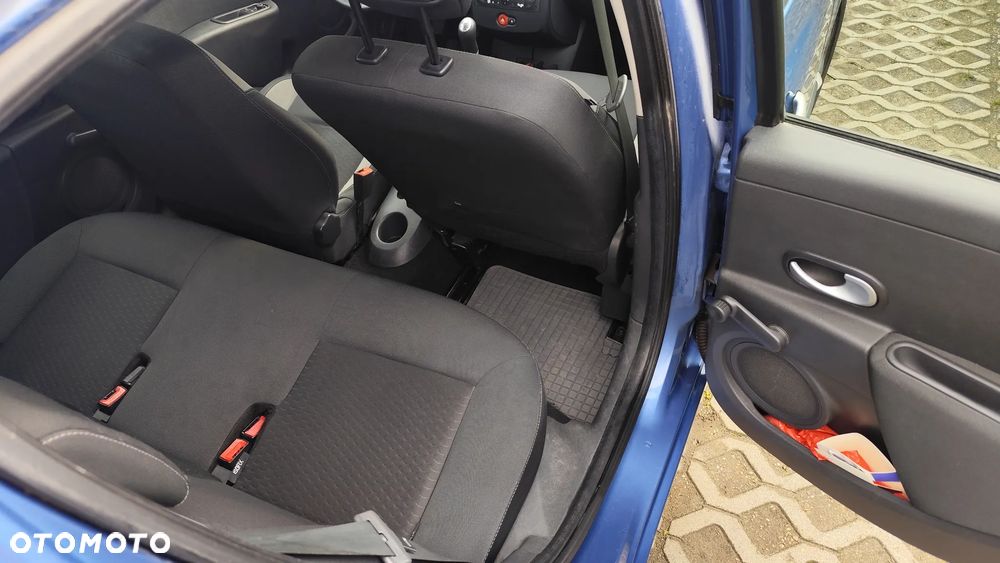 Renault Clio 1.2 16V Alize - 16