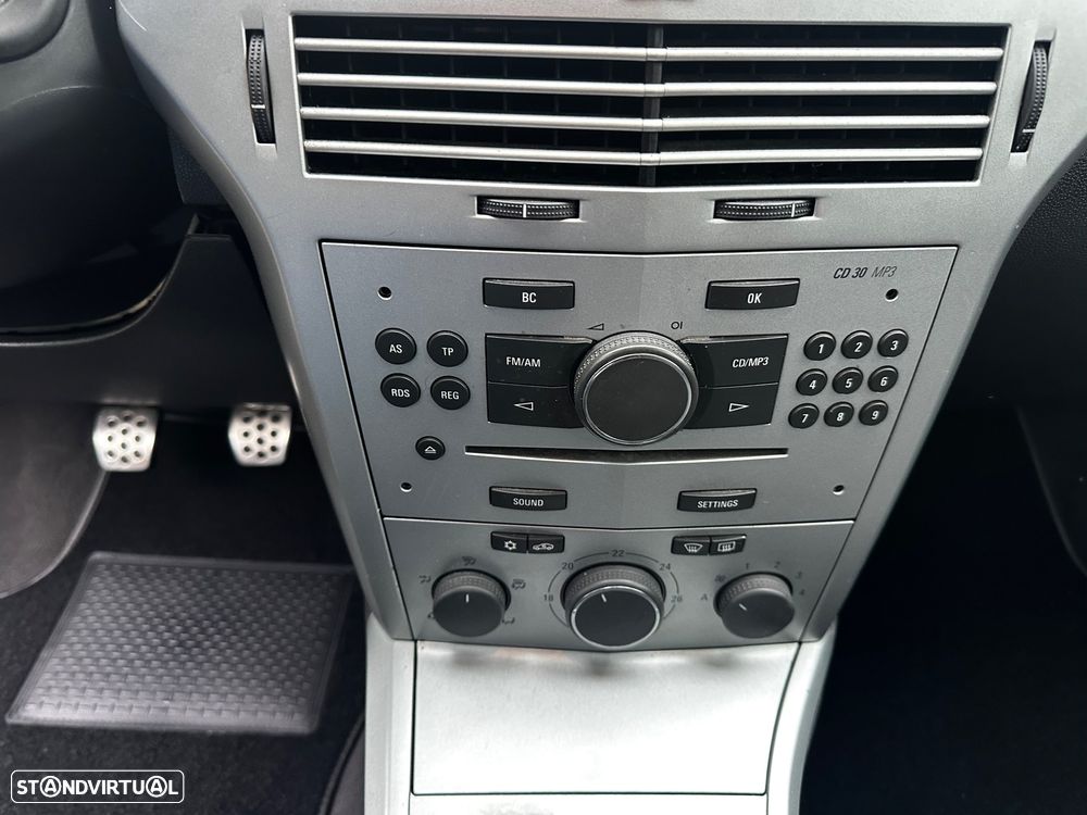 Opel Astra GTC 1.3 CDTI - 17