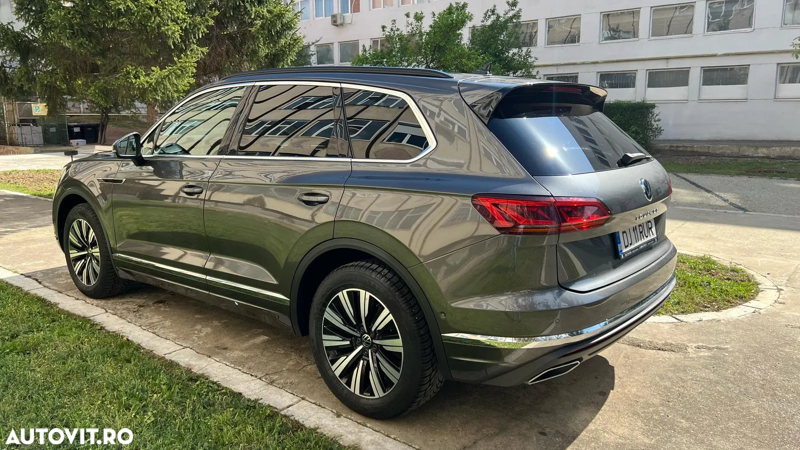 Volkswagen Touareg V6 TDI Elegance - 3