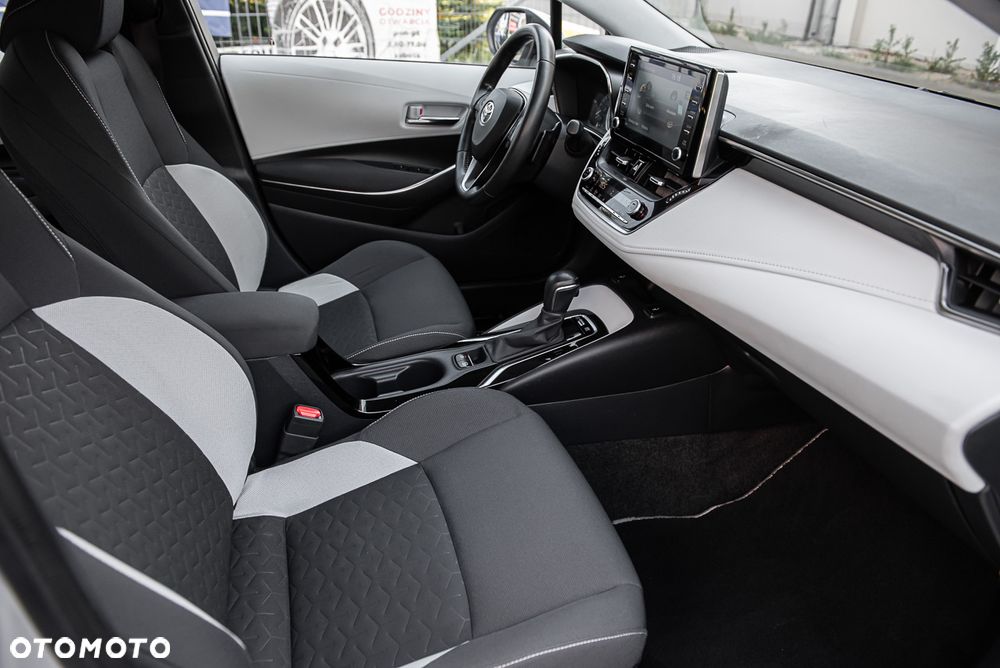 Toyota Corolla 2.0 Hybrid Trek - 31