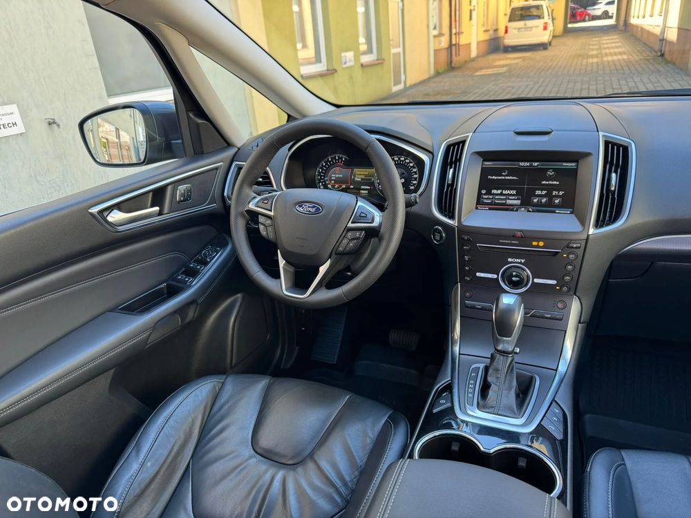 Ford S-Max - 11