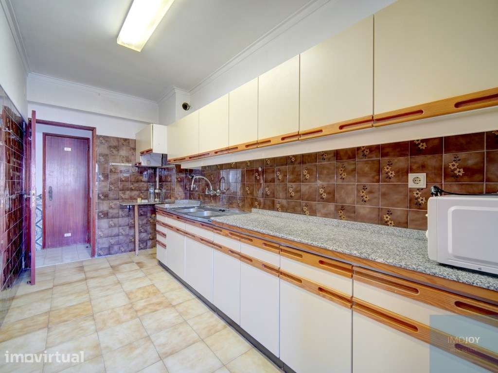 Apartamento T1 em Linda-a-Velha, junto à Torre das Flores - Grande imagem: 4/20