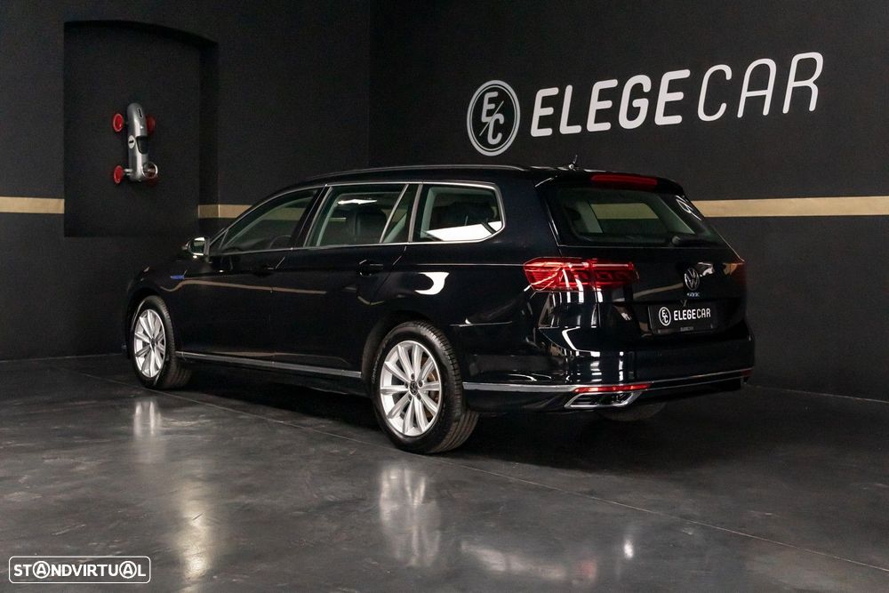 VW Passat Variant - 8