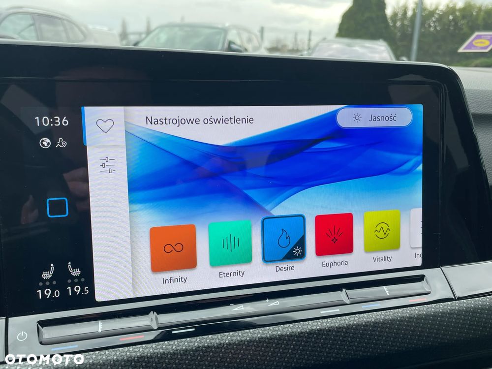 Volkswagen Golf 1.5 eTSI EVO Style DSG - 25