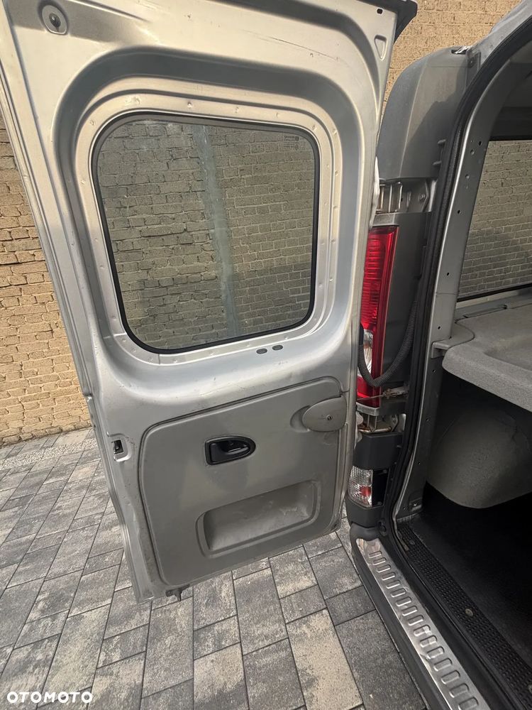 Opel VIVARO - 28