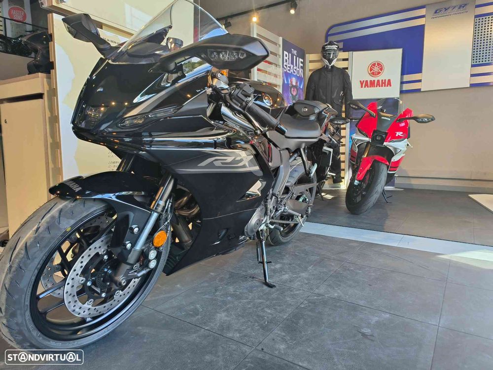 Yamaha YZF R7 - 5