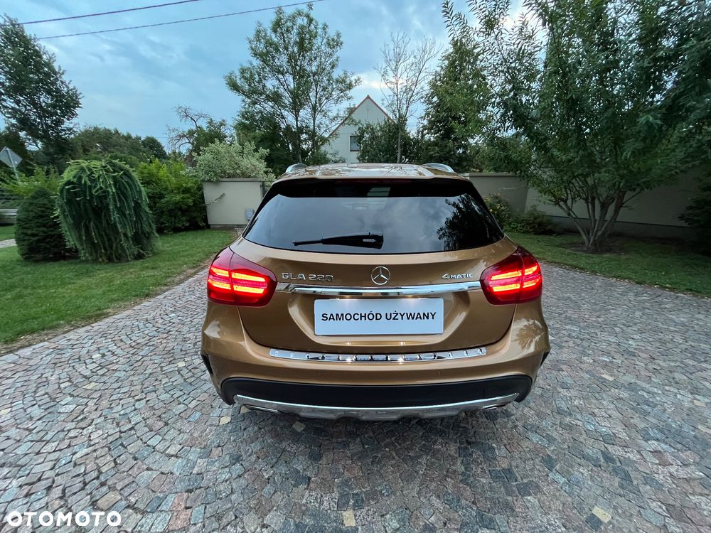 Mercedes-Benz GLA 220 4-Matic AMG Line - 9
