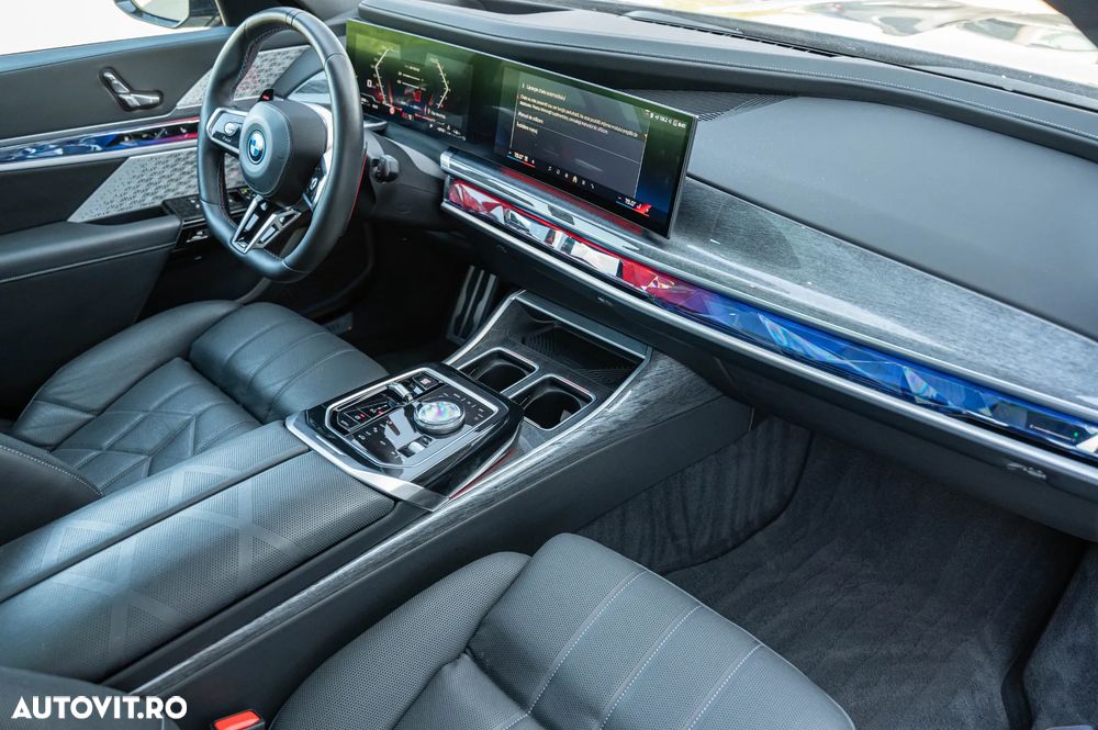 BMW M7 M760e xDrive - 9