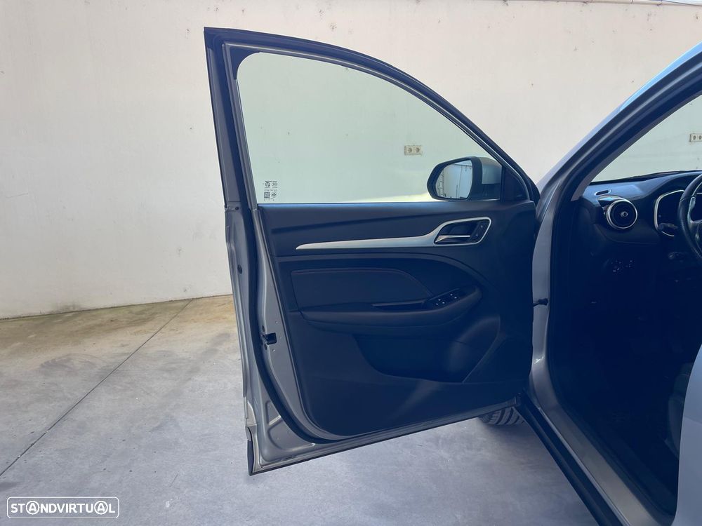 MG ZS EV 72.6 kWh Luxury - 9